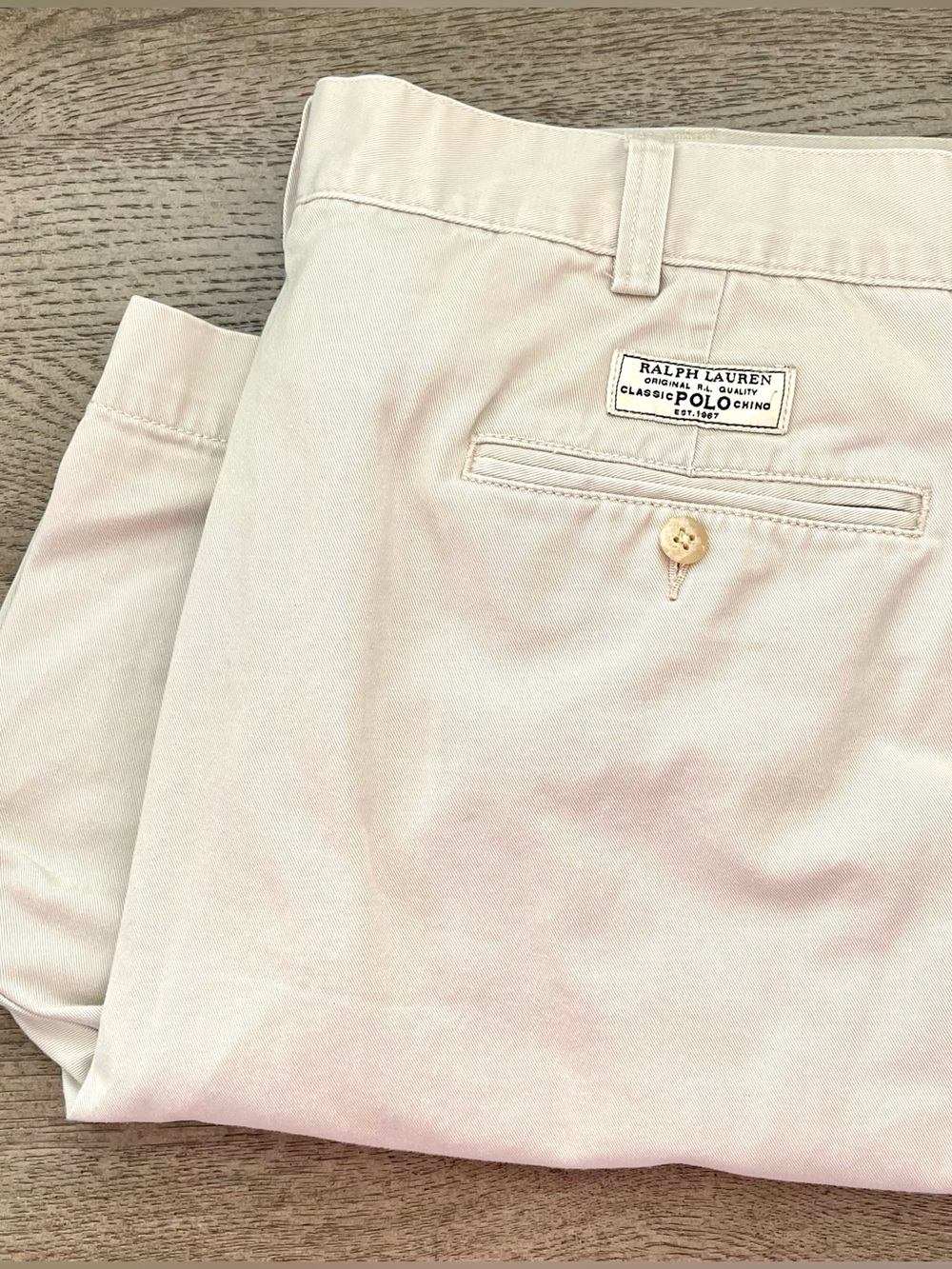 Polo by Ralph Lauren | Men’s 100% Cotton Chino Shorts in Light Beige Size 40
